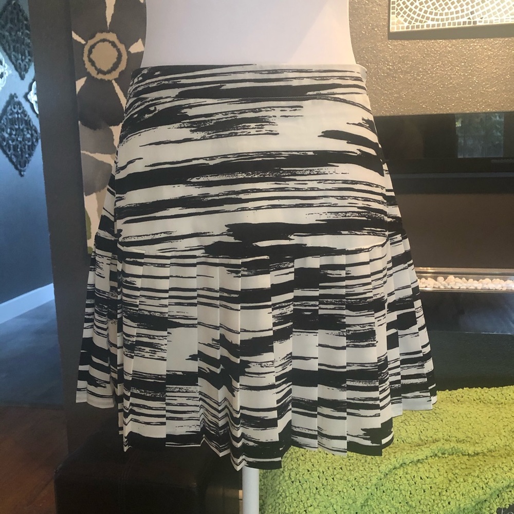 Banana Republic pleated skirt